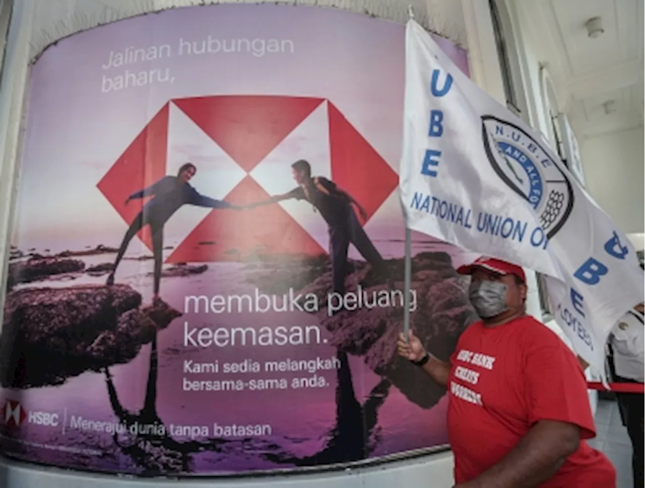 Bank workers’ union says to picket across Malaysia from today