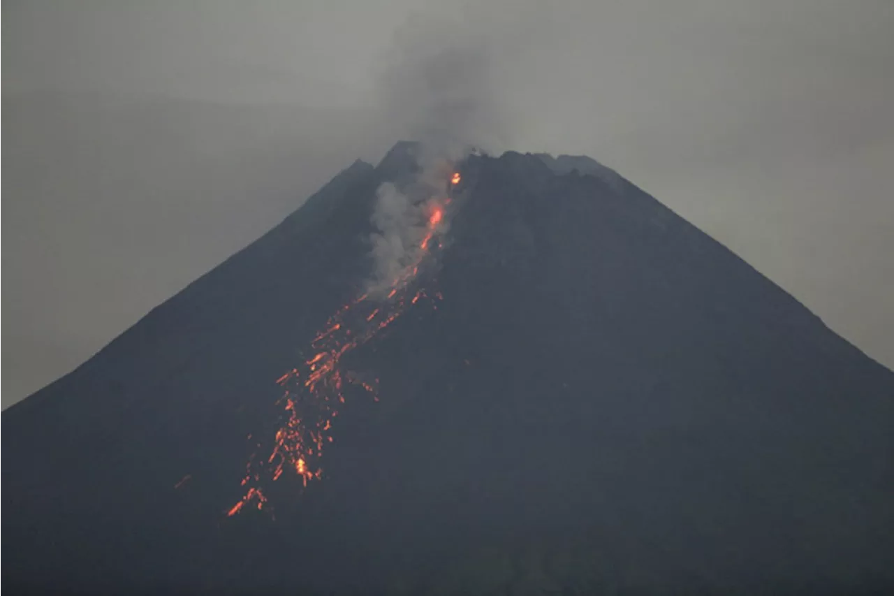 Awan Panas Guguran Gunung Merapi Meluncur Sejauh 1.200 Meter