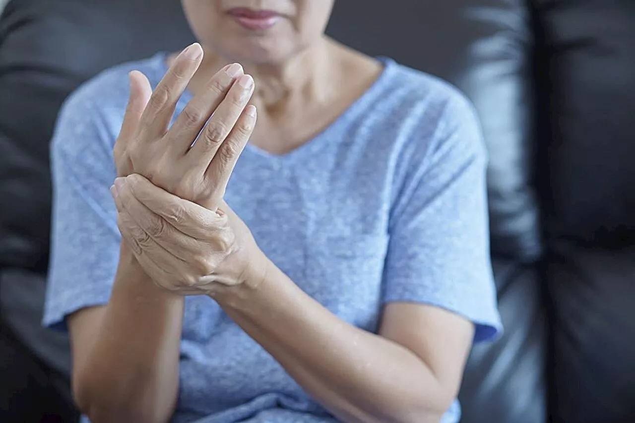 Socioeconomic factors linked to persistently active rheumatoid arthritis