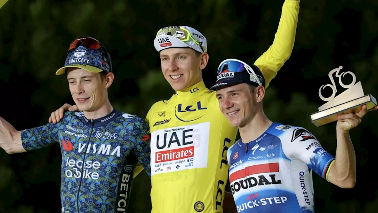 Pogacar, Vingegaard en Evenepoel stralen op Tour-podium: 'Mooie show gegeven'