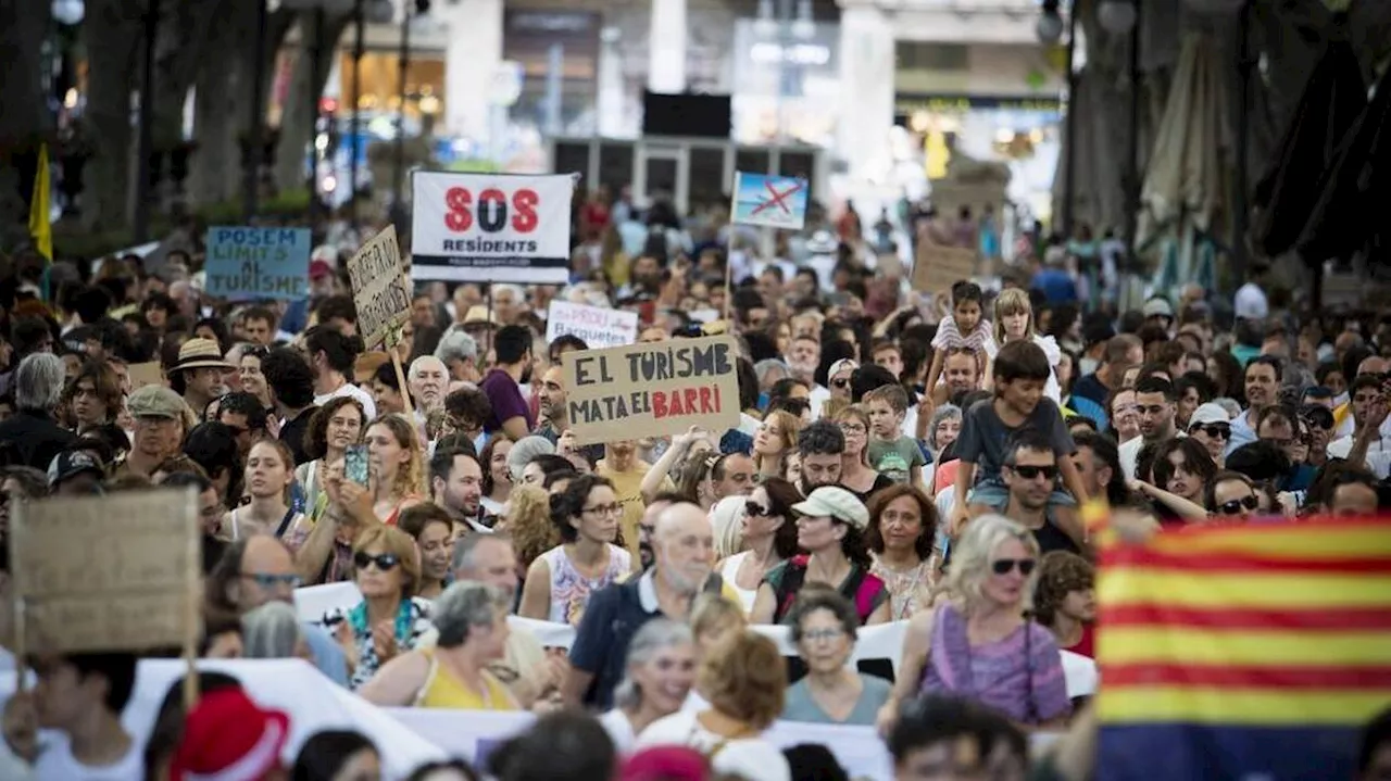 Espagne : les habitants de Majorque manifestent en masse contre les excès du tourisme