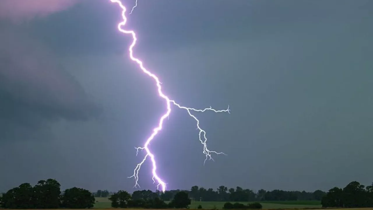 Unwetter: Blitzeinschlag, Stromausfall und Unfälle wegen Gewitter