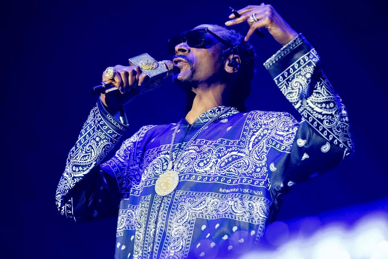 Jeux olympiques 2024 : le rappeur américain Snoop Dogg portera la flamme olympique vendredi à Saint-Denis