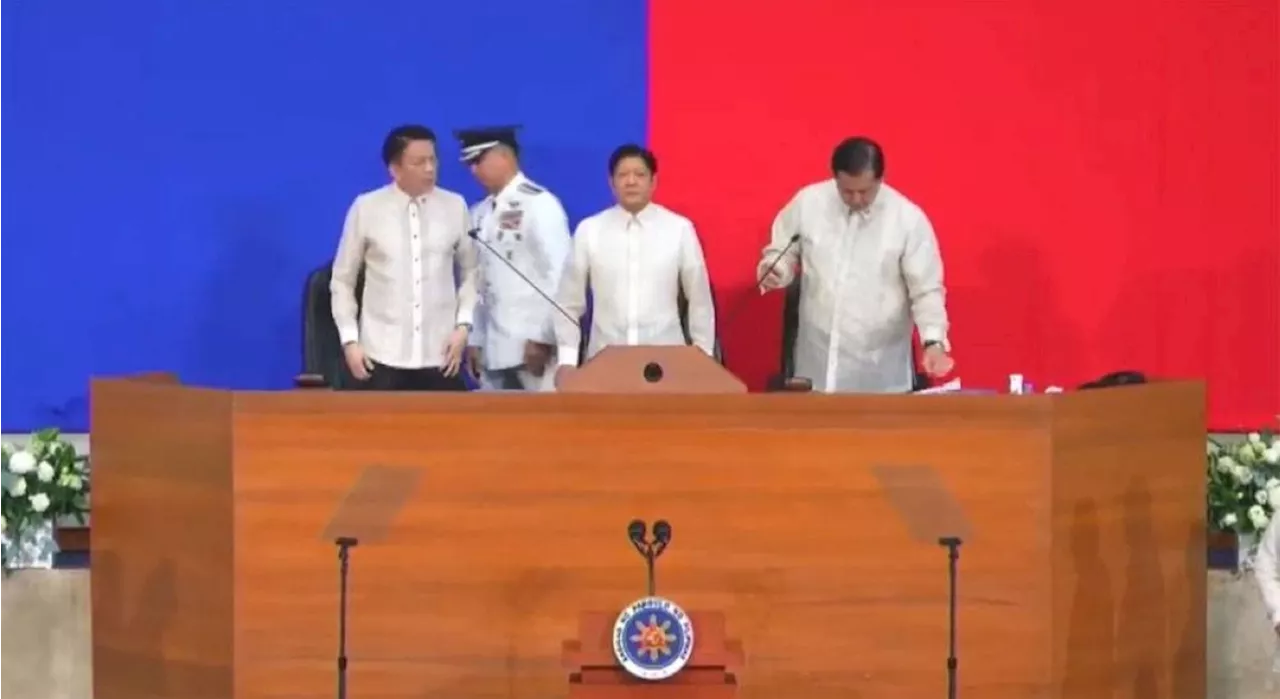 Marcos arrives at Batasan for 3rd SONA