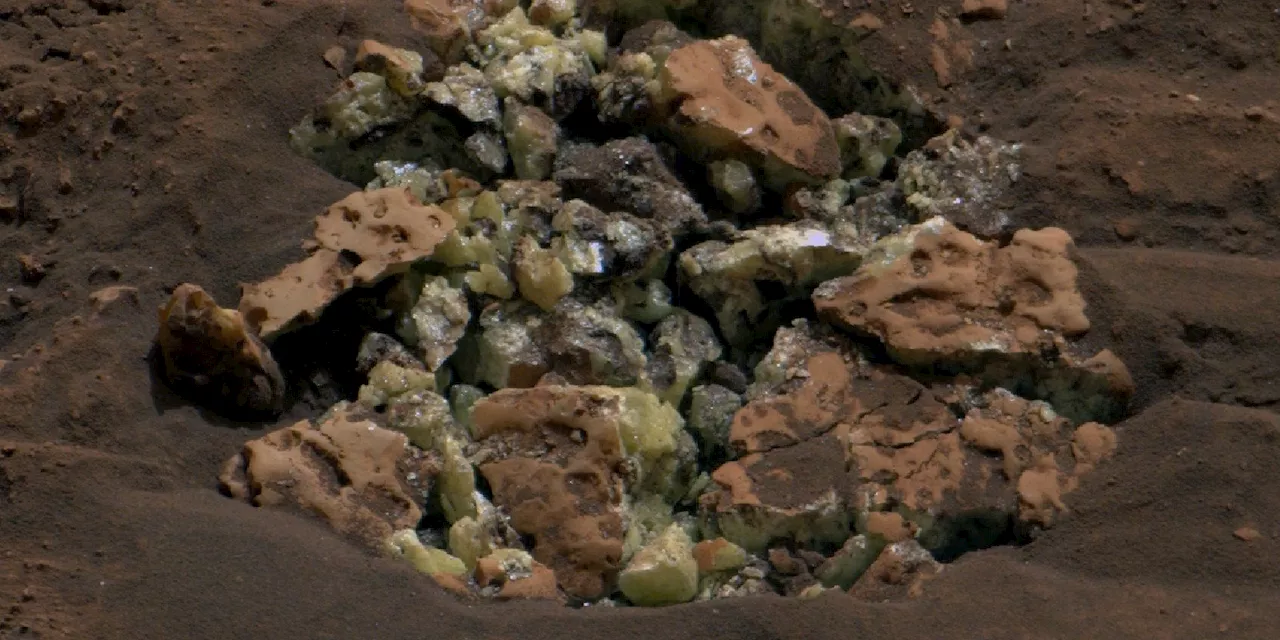 Curiosity rover is crushing it: ran over a rock and found pure sulfur