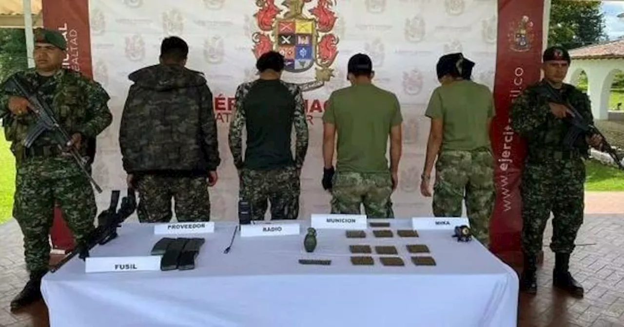 Tras combates, cuatro guerrilleros de las disidencias de las Farc se entregan al Ejército