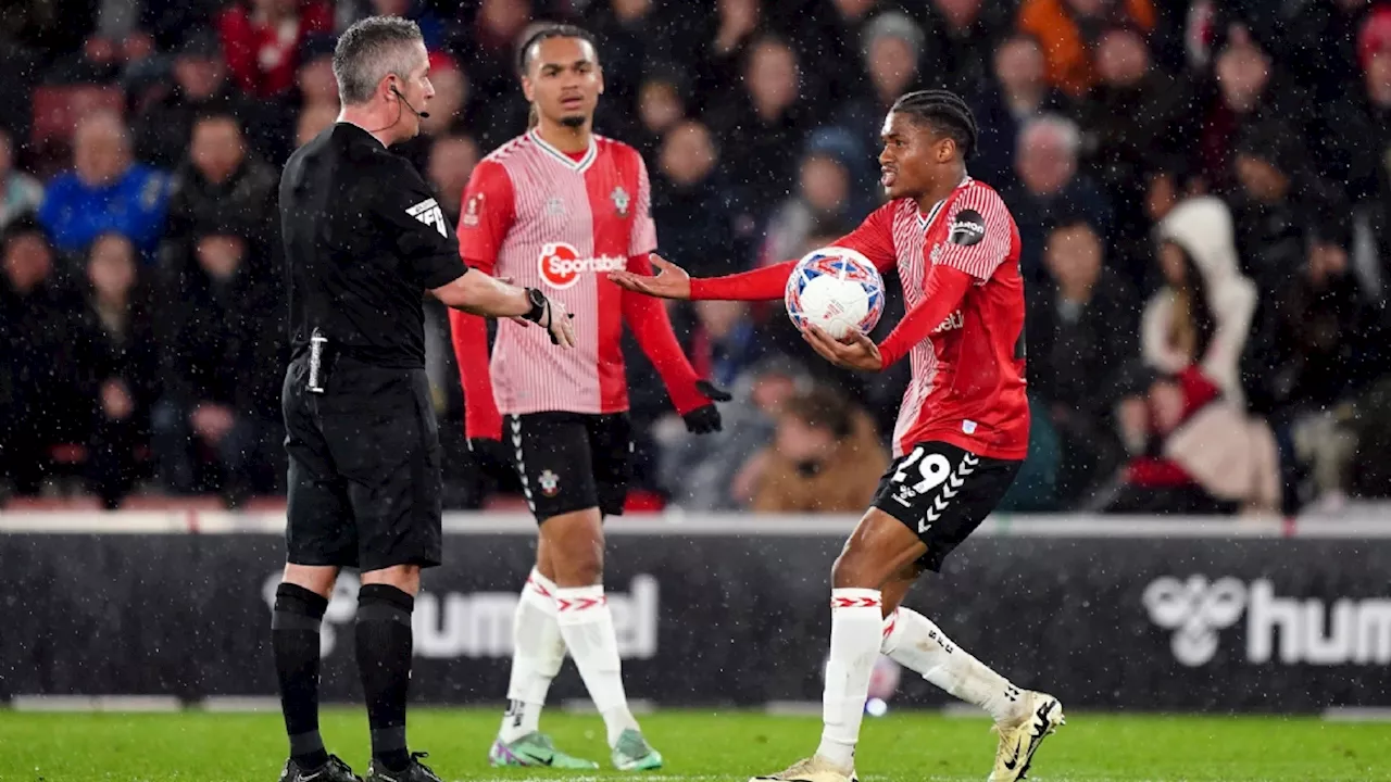 Sky Sports: Ajax heeft Premier League-verdediger op het oog, maar heeft flinke concurrentie