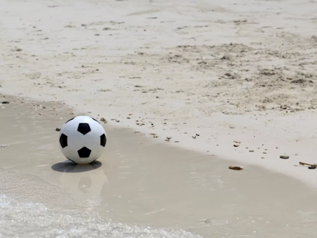 Lagoon Beach: The Lifeless Bodies Of Two Men Swept Out To Sea In ...