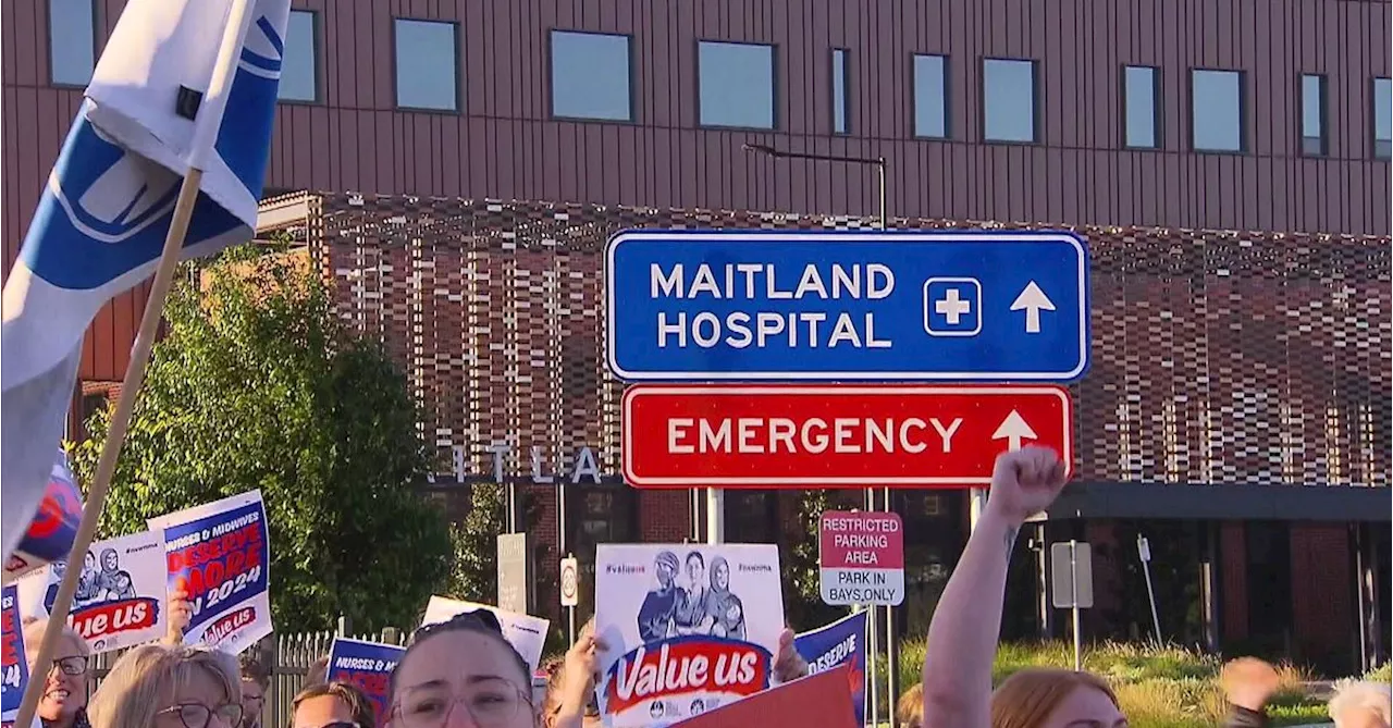 Nurses rally across NSW during stalemate negotiations with the premier