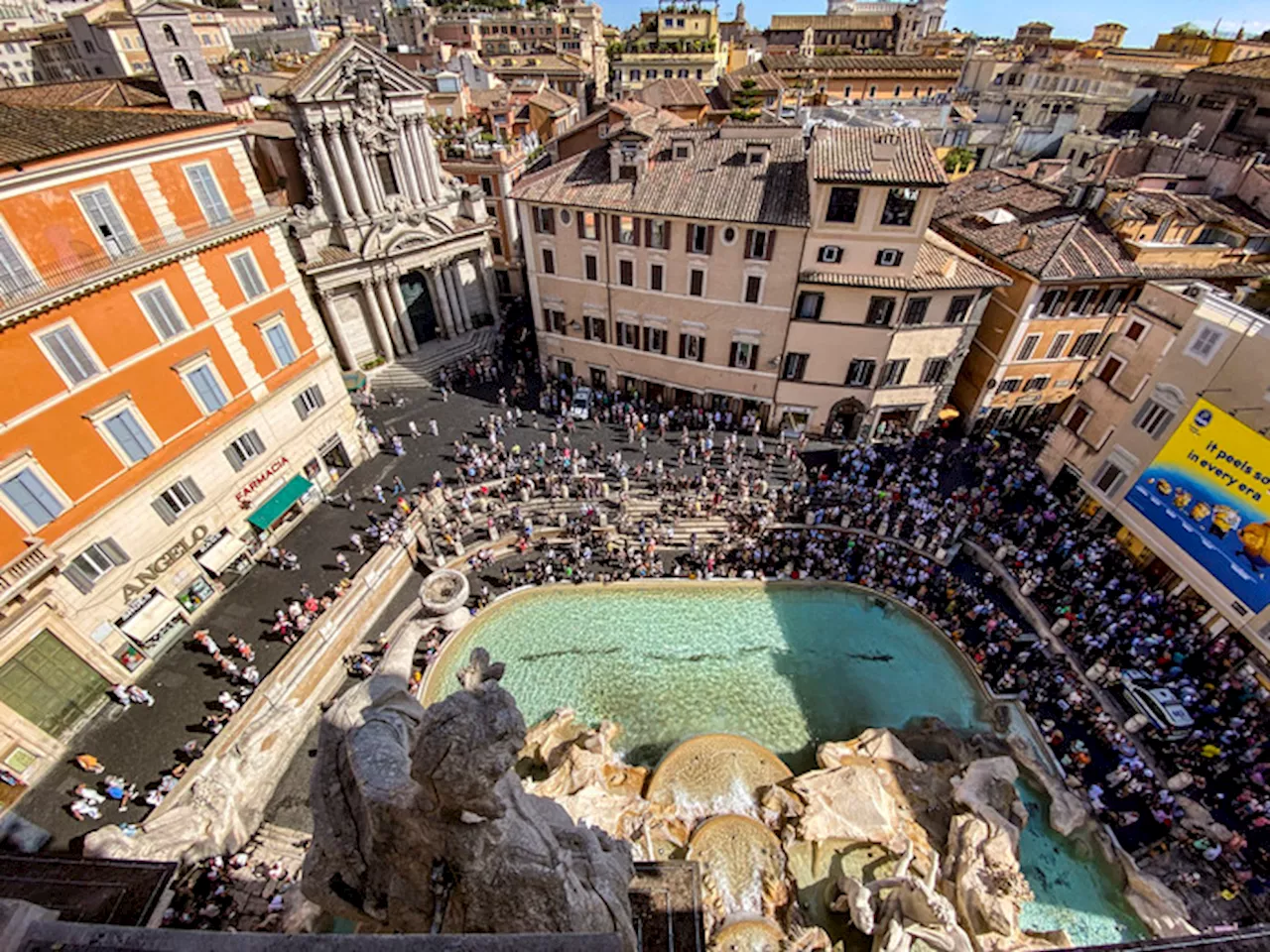 Fontana di Trevi vista dalla terrazza di palazzo Poli