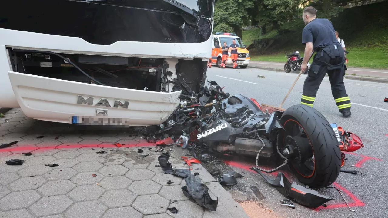 Motorrad-Unfall in Hamburg: Fußballer stirbt auf St. Pauli