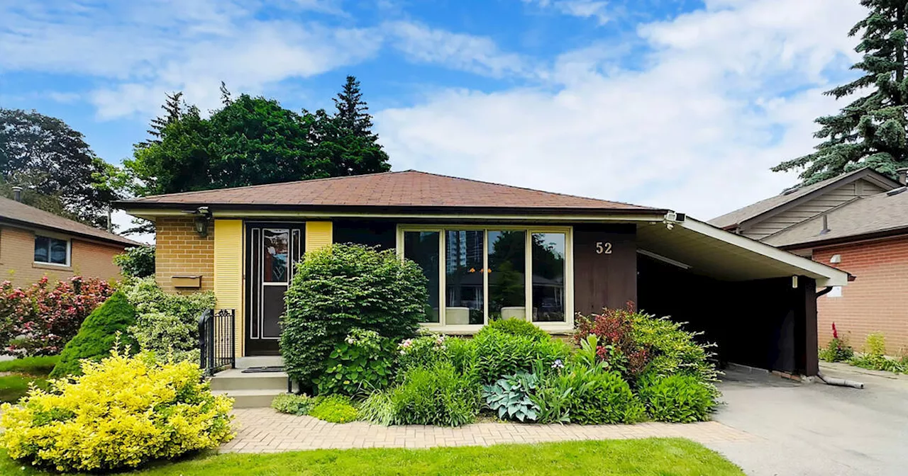 Toronto house being sold for first time is basically a 1960s time capsule