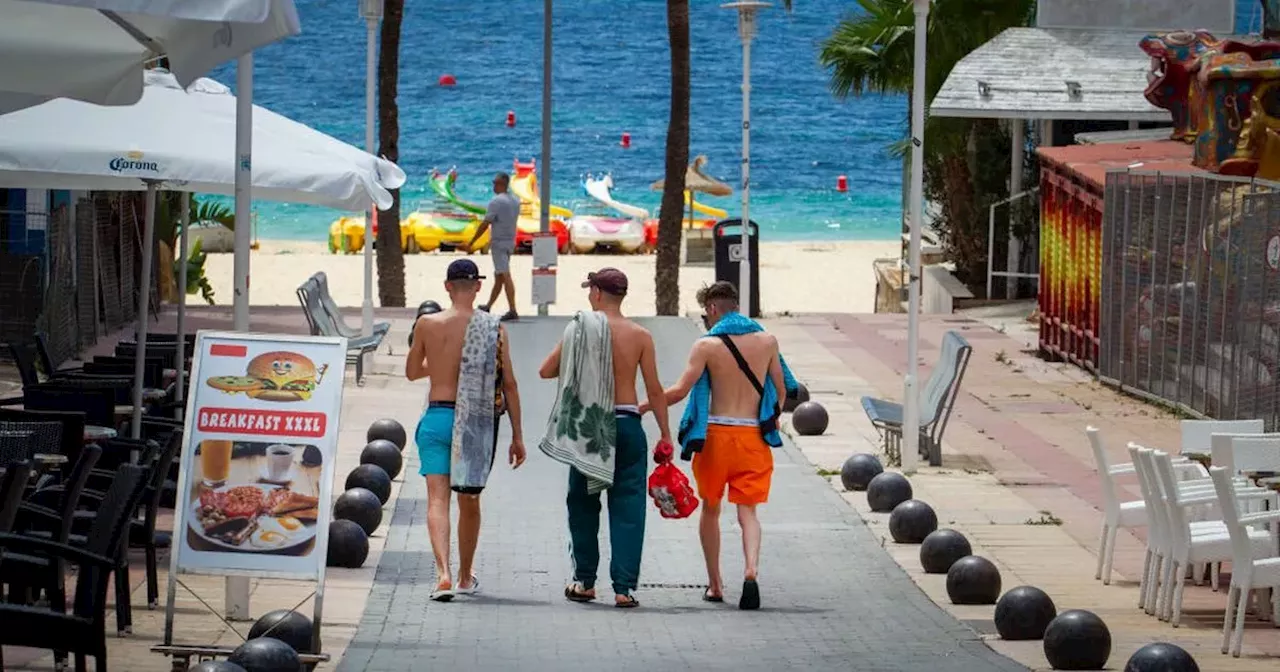 UK tourists bid farewell to Majorca and leave island as hotels speak out