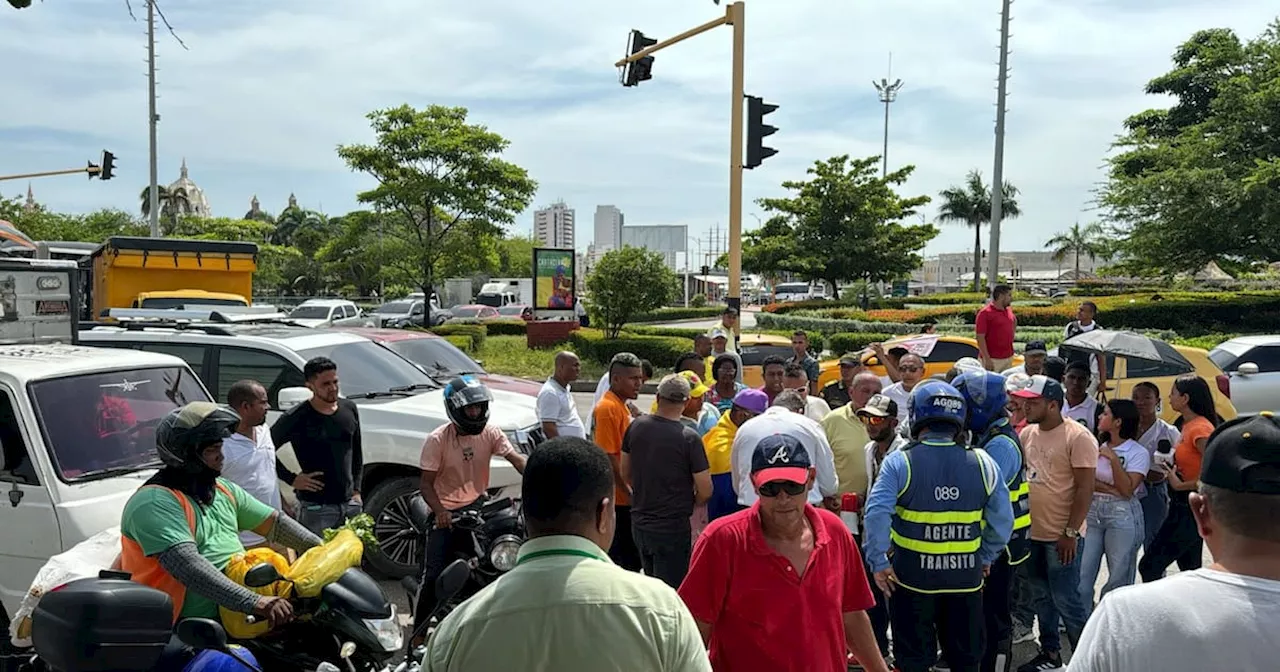 Paro de taxistas en Cartagena bloquea entrada a Bocagrande desde La Bodeguita