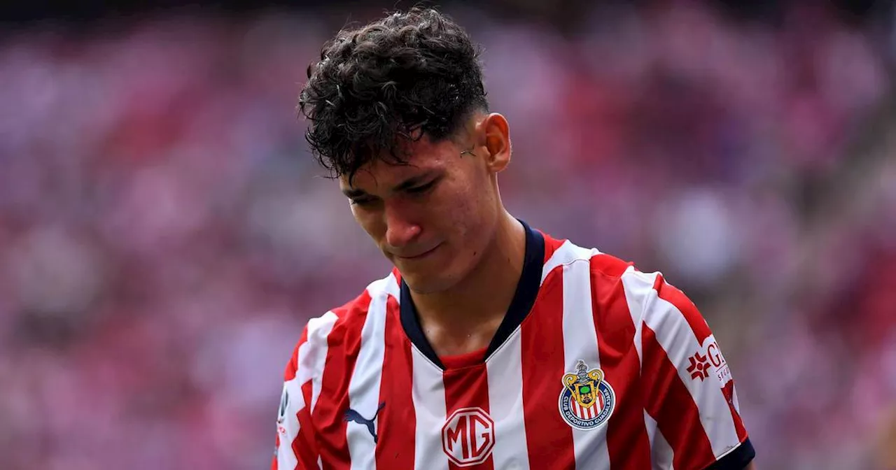 ¡Chivas pierde a Chiquete! El defensa estará fuera hasta dos meses; se perdería hasta el Clásico vs. América