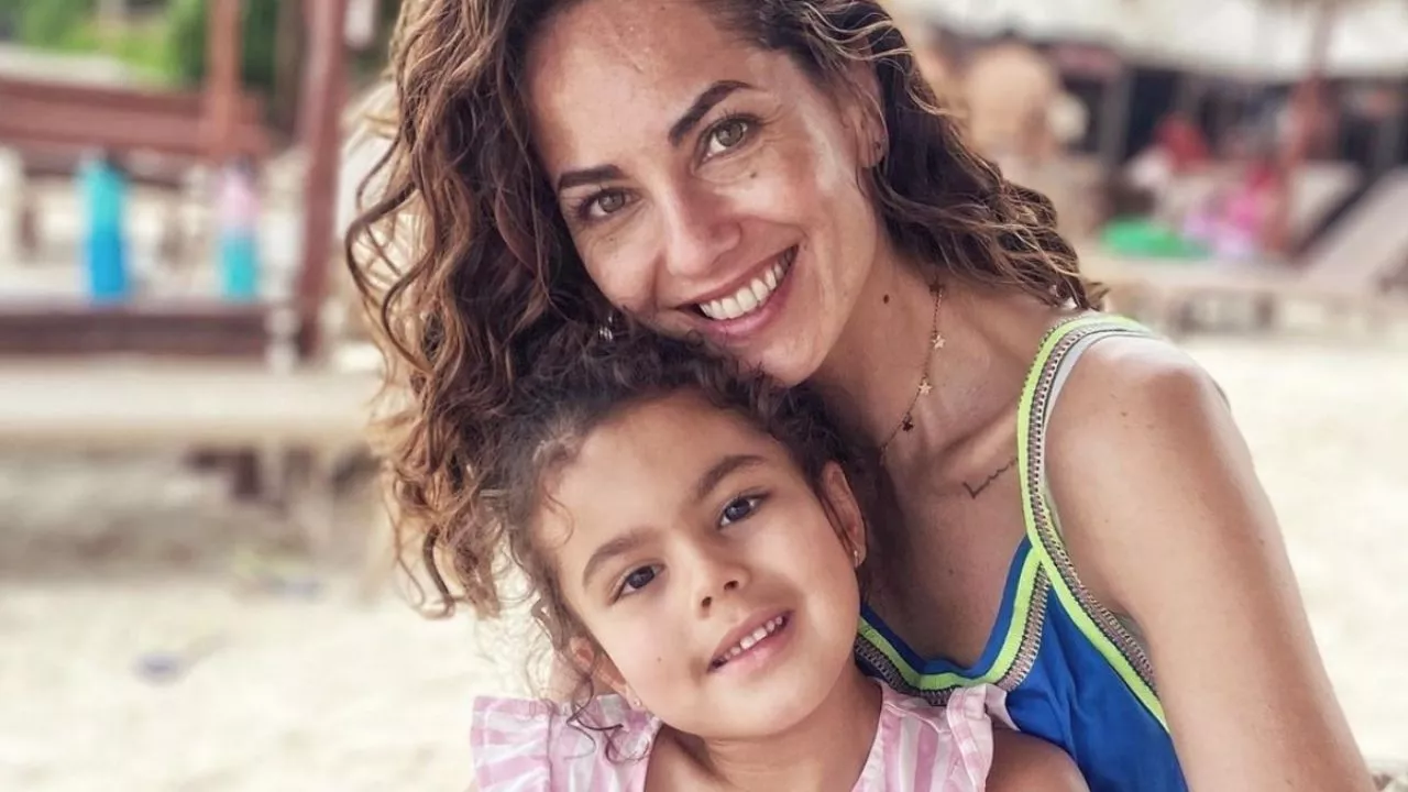 Bárbara Mori confiesa si le gusta o no que Mila, hija se Sergio Mayer Mori la llamé abuelita: VIDEO