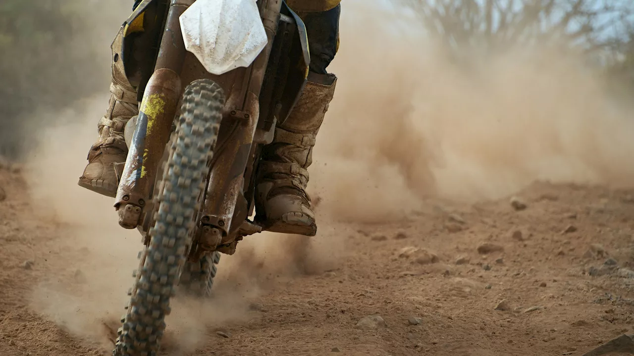 Auf dem Motocross-Motorrad - 15-Jähriger liefert sich Verfolgungsjagd mit Polizei