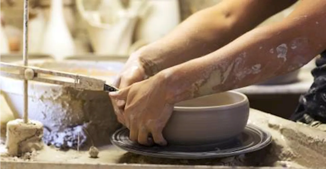 Dans les ateliers de la poterie Ravel, un savoir-faire séculaire