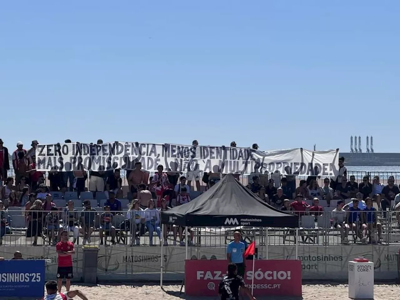 Torcida do Leixões protesta contra aquisição do clube por parte do Flamengo