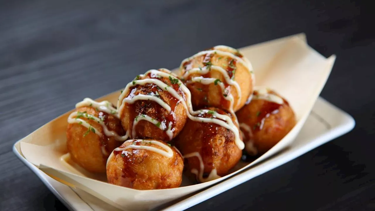 Mudah dan Praktis, Begini Cara Membuat Takoyaki agar Kopong Tengahnya