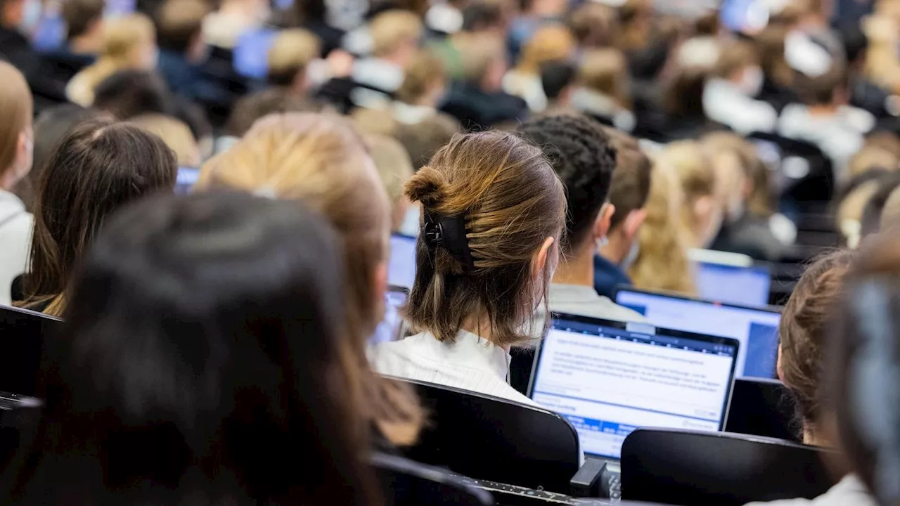 Kindergeld über 25? Diese Regeln müssen Eltern kennen