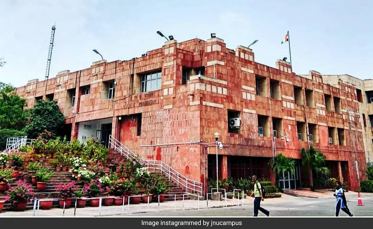 JNU परिसर की दीवारों पर जातिसूचक गालियां, सांप्रदायिक नारे लिखे गए : NSUI