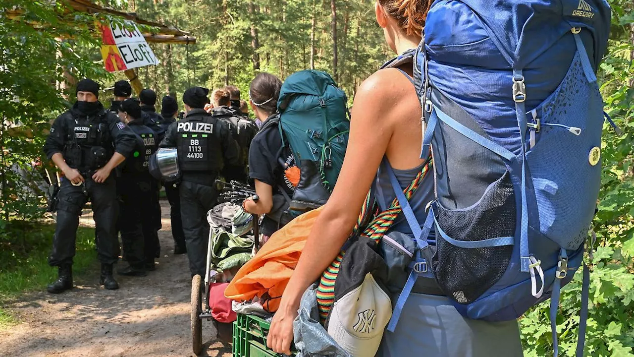 Berlin & Brandenburg: Bombenfund am Tesla-Werk - Spannungen am Waldcamp