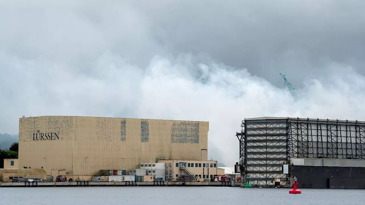 Hamburg & Schleswig-Holstein: Brennender Handschuh sorgt für Feuerwehreinsatz auf Werft