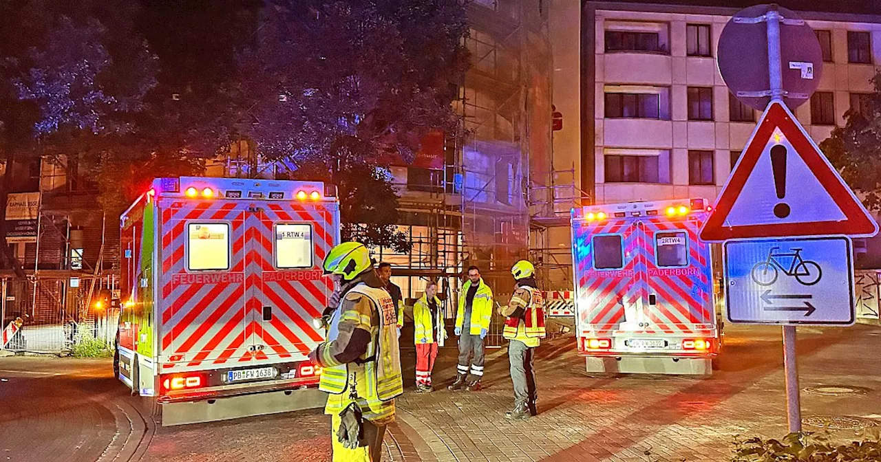 Gewaltausbruch in Mehrfamilienhaus: Zwei Schwerverletzte in Paderborner Innenstadt