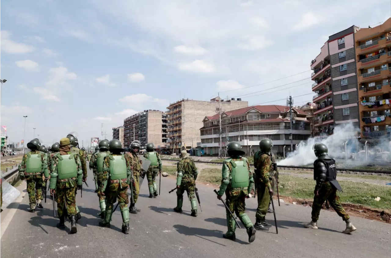 Kenyan police fire teargas amid pro and anti-govt protests - SABC News - Breaking news, special reports,