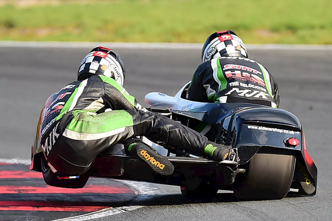 Oschersleben: Tim Reeves vor Michael Grabmüller