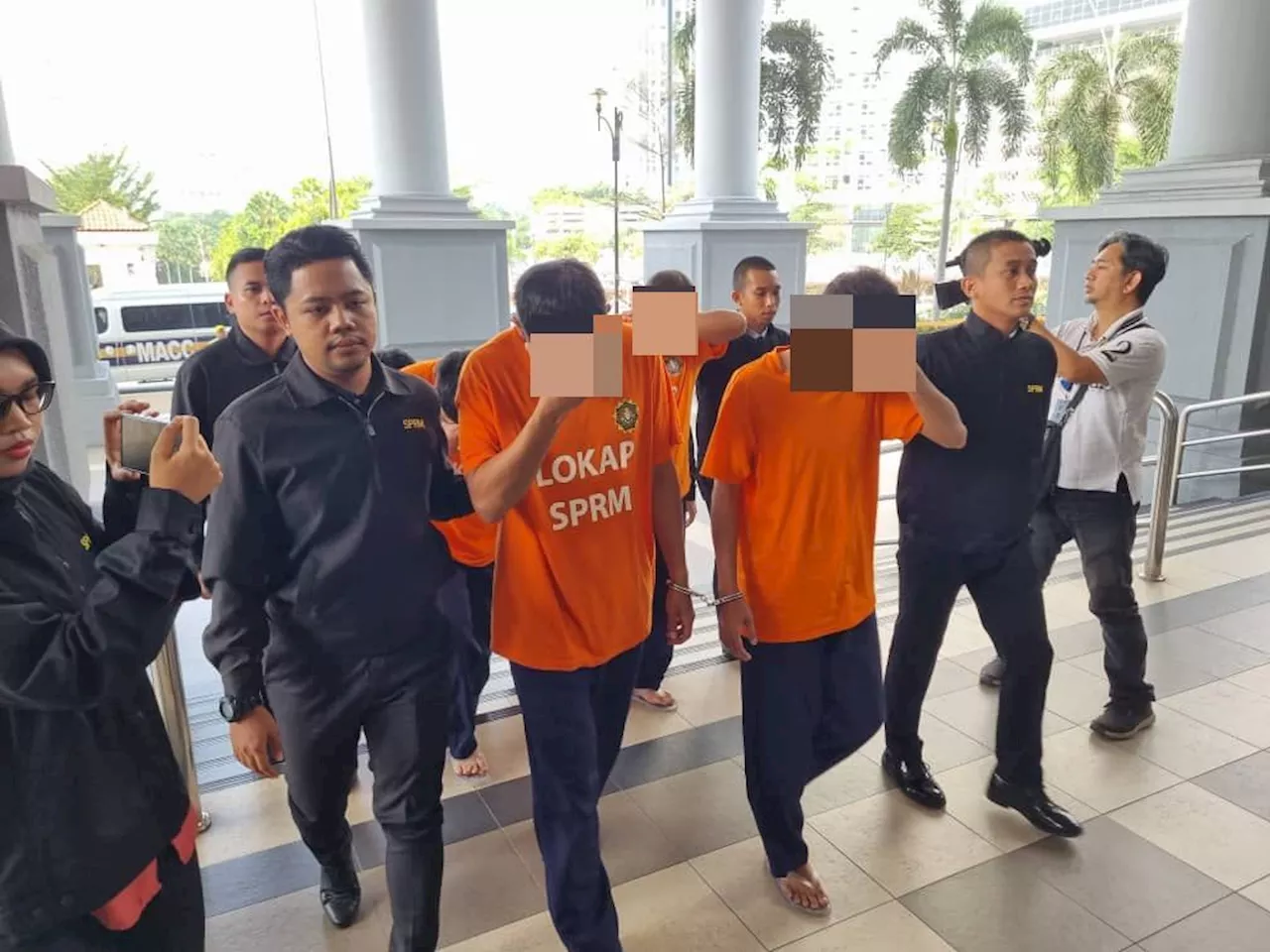 Seven enforcement personnel remanded by MACC for taking monthly bribes