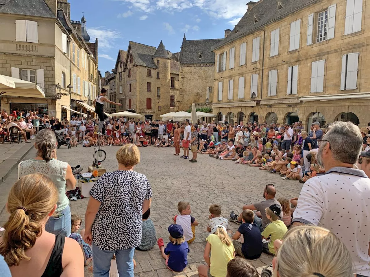 Culture en Dordogne : à Sarlat, artistes et élus œuvrent pour un été festif