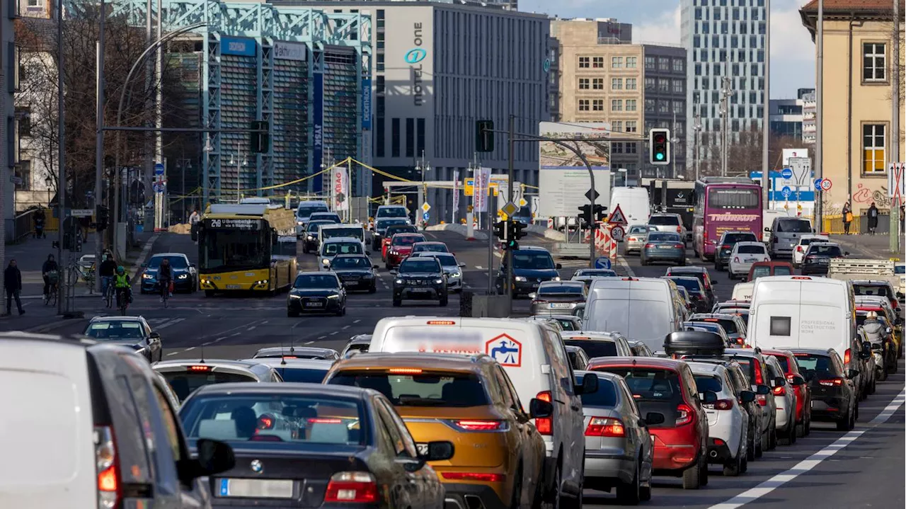 Umwelthilfe pocht auf bessere Luft: OVG Berlin-Brandenburg entscheidet über Klimaklage gegen Bundesregierung