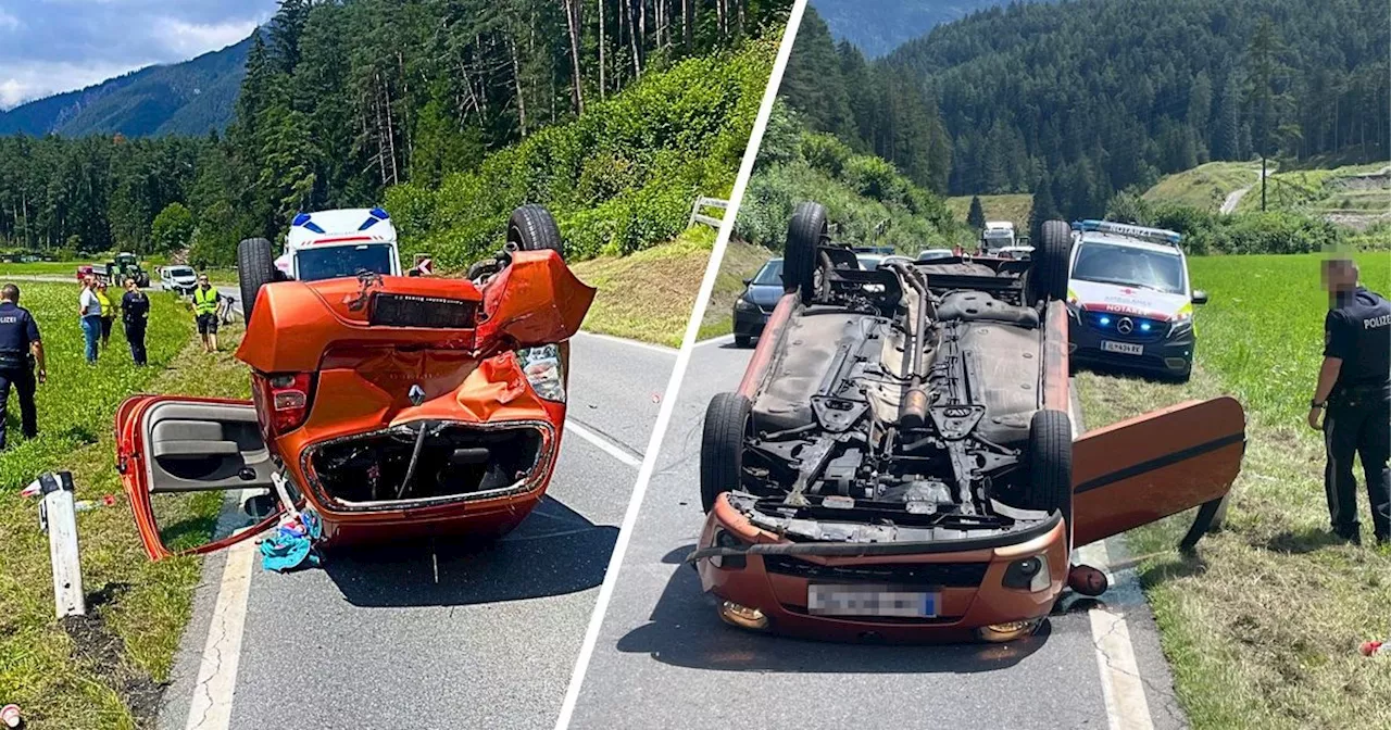 Unfall am Mieminger Plateau: Auto überschlug sich und landete auf dem Dach