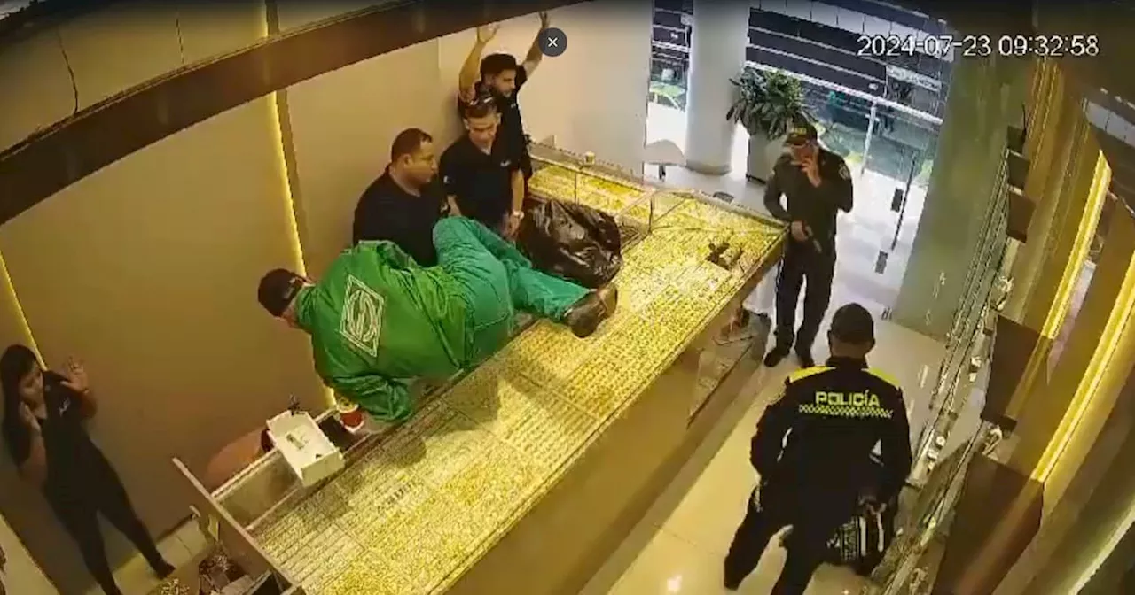 Video: cámara de seguridad registró segundo a segundo el millonario asalto en joyería de Bucaramanga