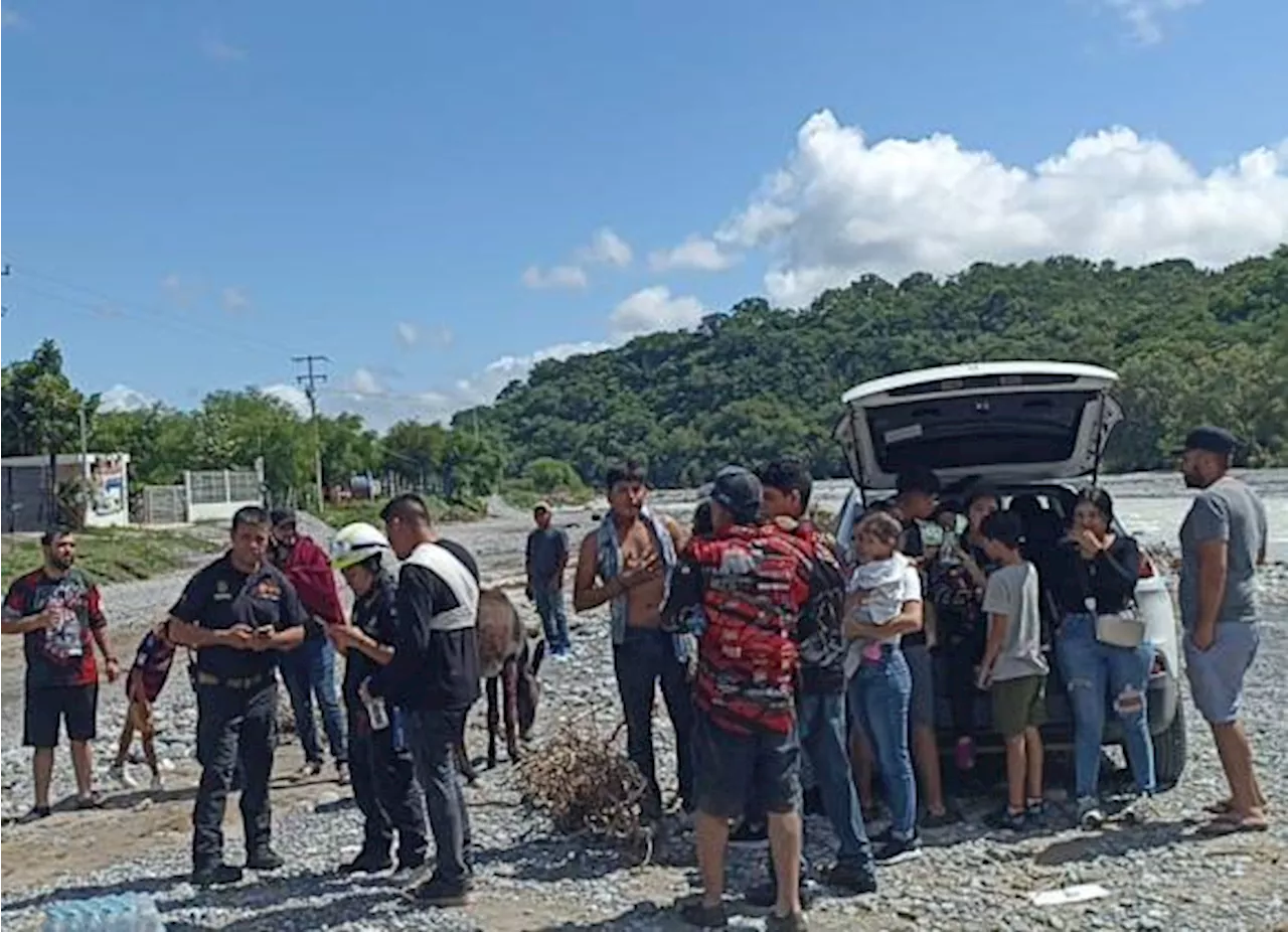 Sanos y salvos localizan a 16 personas en el Río Pilón, en Montemorelos, Nuevo León