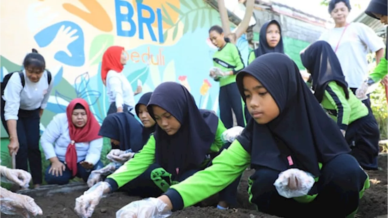 Peringati Hari Anak Nasional, Begini Cara Unik BRI Ajak Para Siswa SD Belajar Tanam Hidroponik