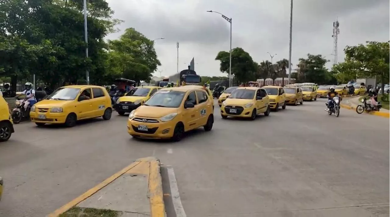 30 taxistas realizan ‘plan tortuga’ con rumbo a la Alcaldía en Barranquilla