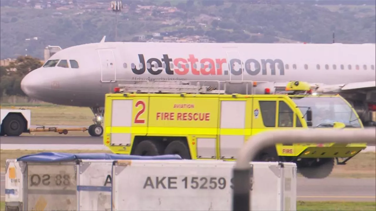 Flight scare as Jetstar plane suffers mechanical issue on Sydney to Adelaide route