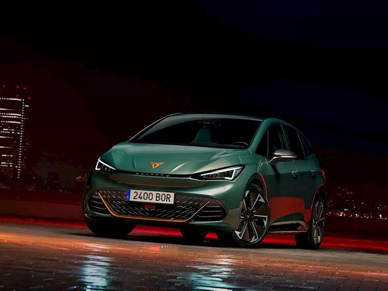 Cupra Born VZ: motore, dotazione, allestimenti, prezzi, foto