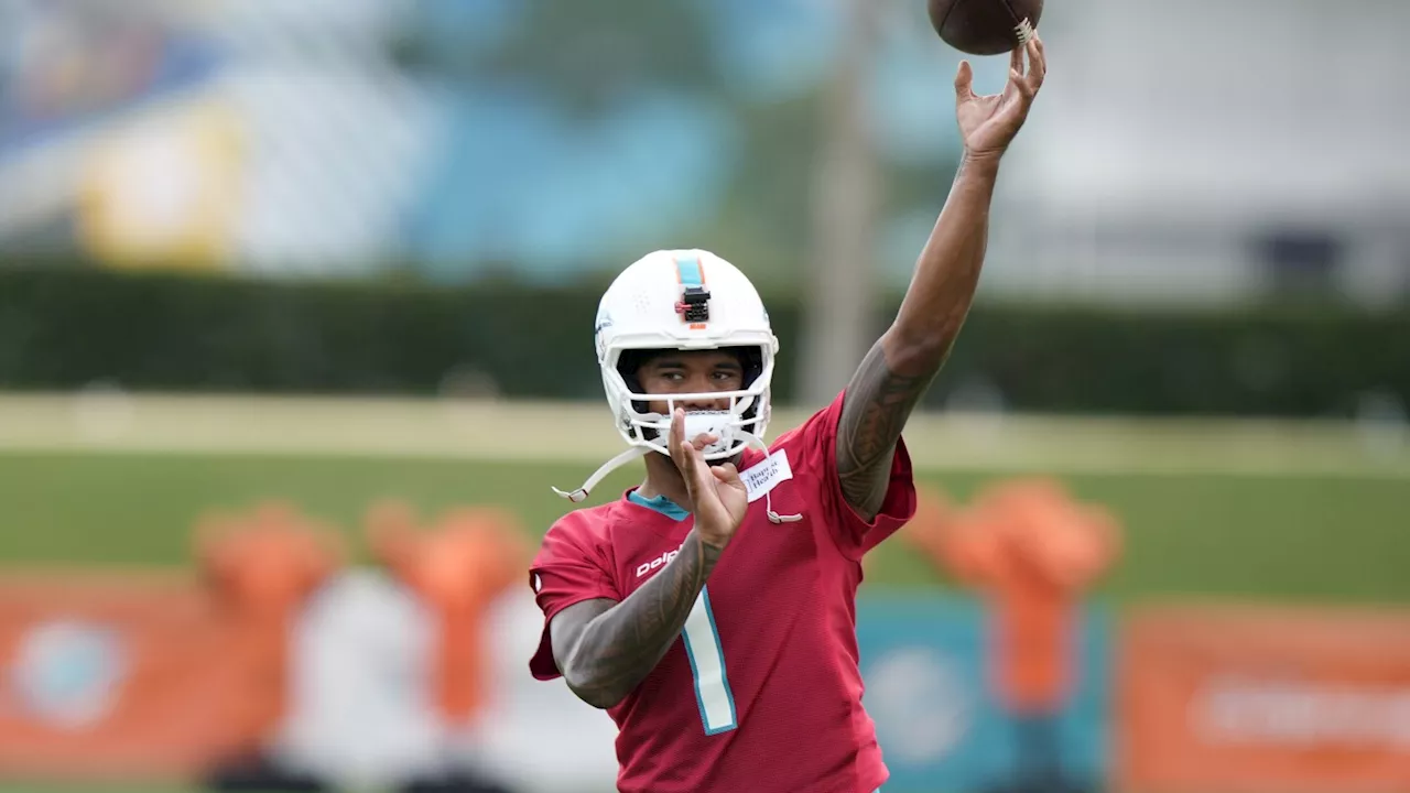 Tua Tagovailoa participates in Dolphins' first day of workouts with contract unresolved