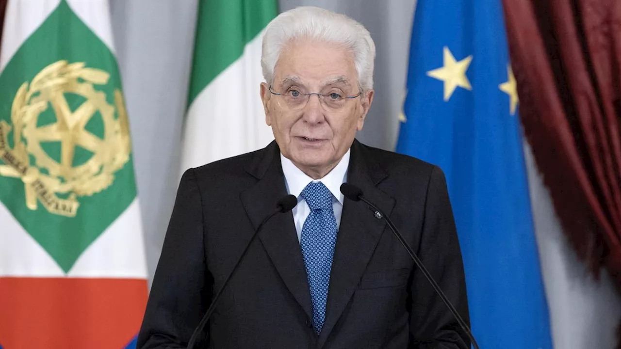 Il discorso di Mattarella: contestazioni e intimidazioni ai giornalisti, ecco che cosa ha spinto il capo dello Stato