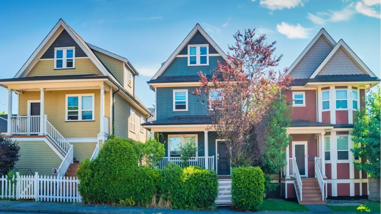 Price of new housing dipped slightly in June: Statistics Canada