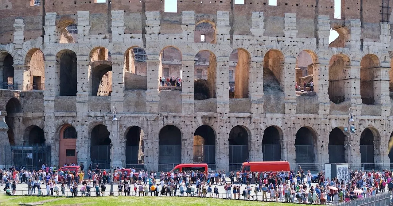 Rome locals say 'city is dying' with swarms of tourists eating 'disgusting' food