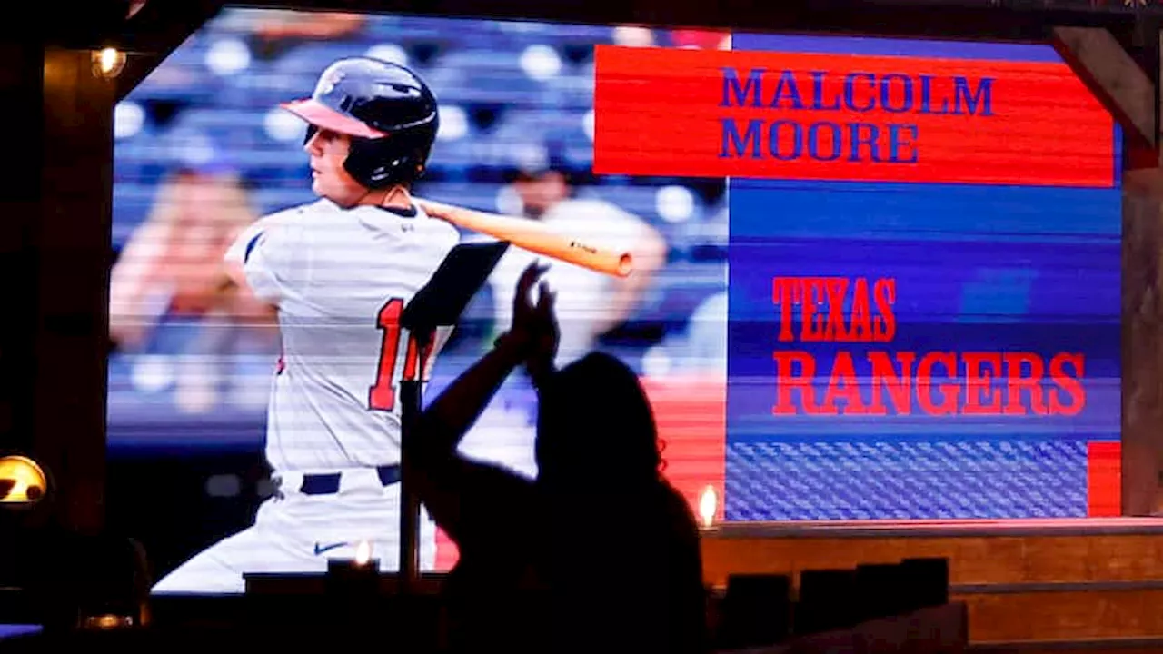 Texas Rangers announce signing of first-round pick Malcolm Moore