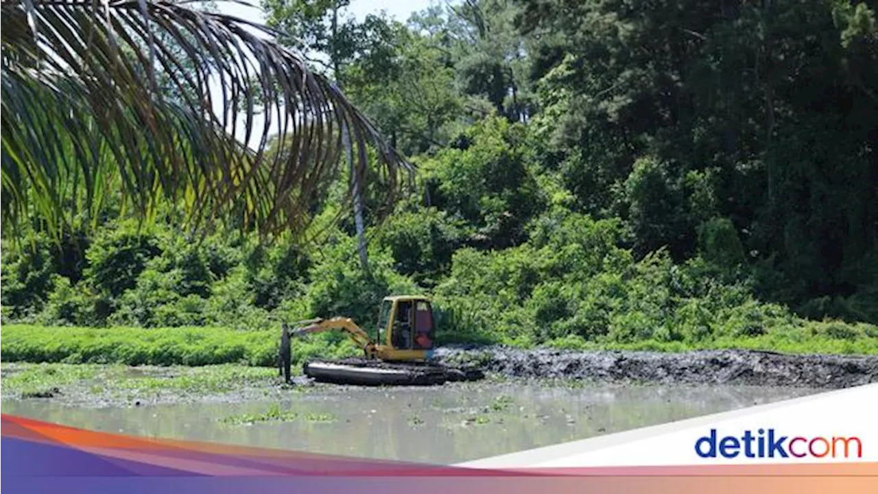 Antisipasi Banjir, Pemkot Palembang Keruk Sungai di Musim Kemarau