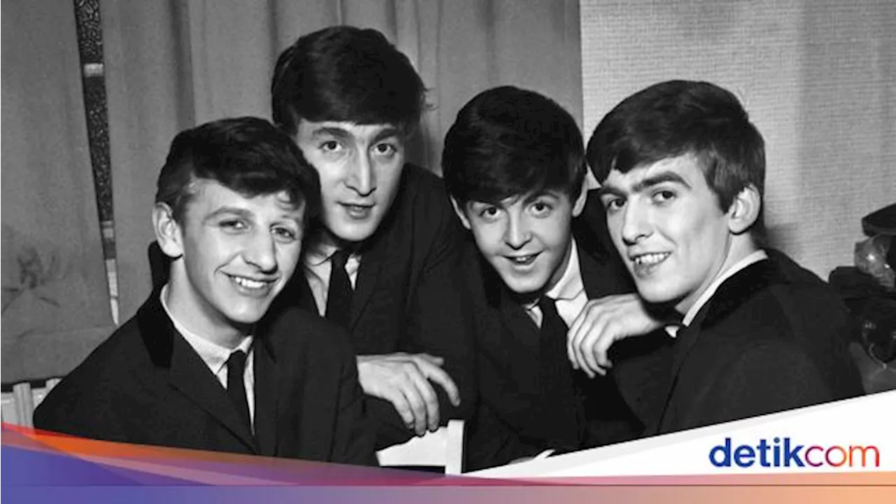 Kacamata John Lennon hingga Foto Bersejarah The Beatles Dilelang