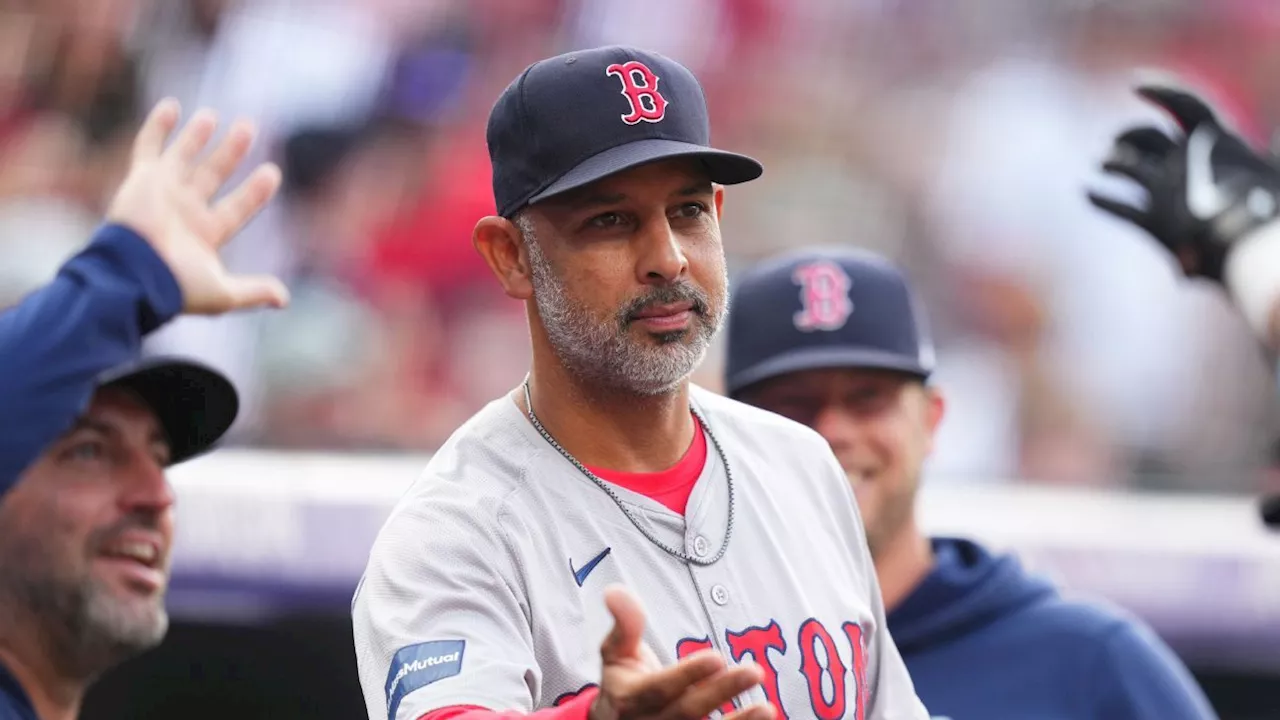  Alex Cora, Red Sox in talks over contract extension