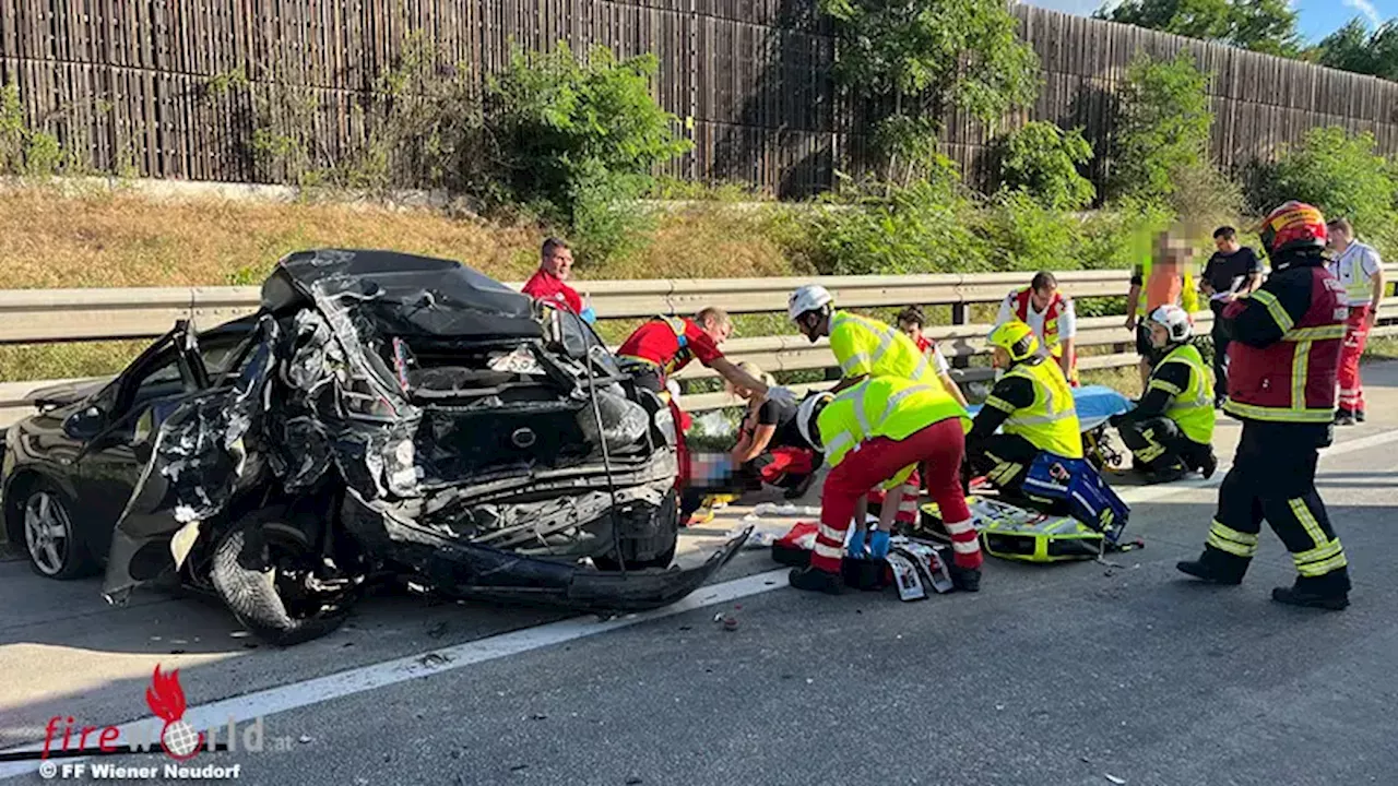 Nö: Schwerer Verkehrsunfall mit Lkw und Pkw im Morgenverkehr auf der Südautobahn bei Traiskirchen